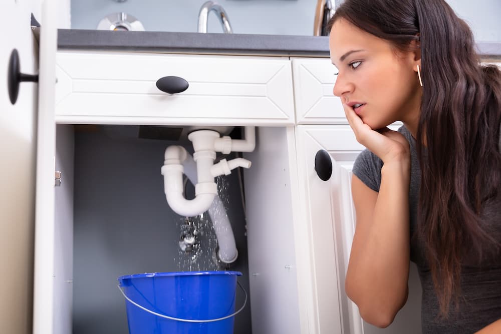 7 Situations That Require A Professional Plumber-1